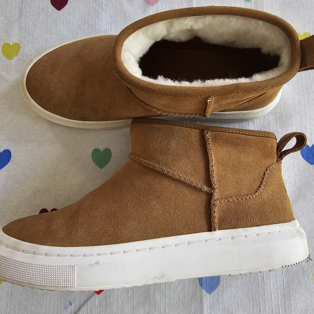 UGG Chestnut Alameda bootie